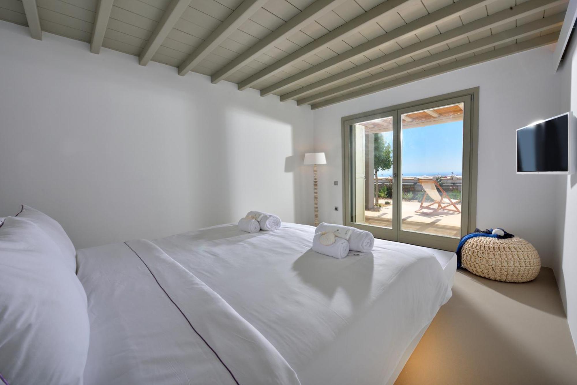 Villa Ammolite By Mykonos Rocks Plintri